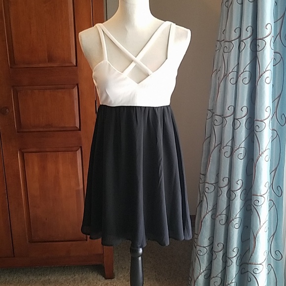 TOBI caged top color block black and white empire mini dress - Picture 1 of 8